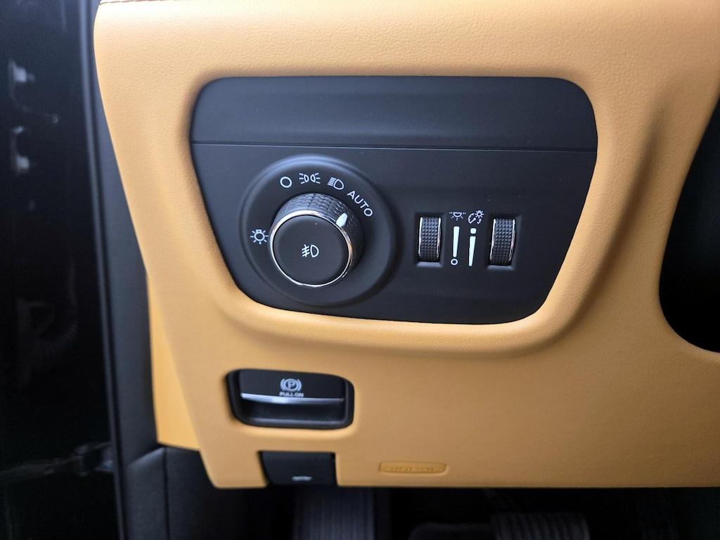 used 2022 Jeep Grand Cherokee car, priced at $39,998