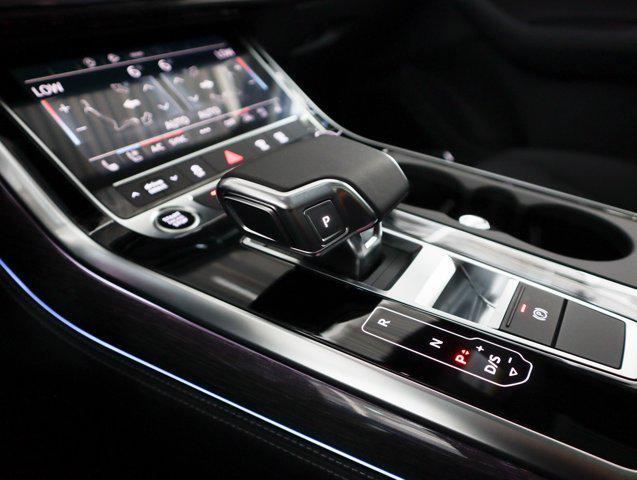new 2025 Audi Q7 car, priced at $77,460