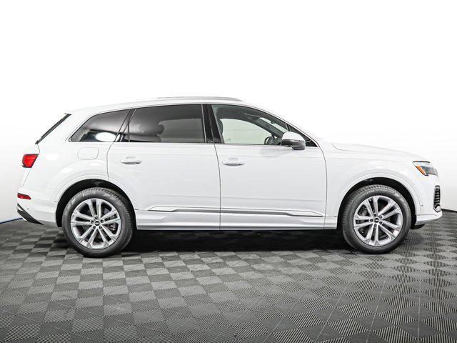 new 2025 Audi Q7 car, priced at $75,545
