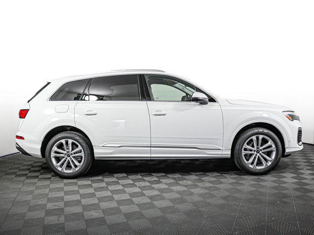 new 2025 Audi Q7 car, priced at $69,425