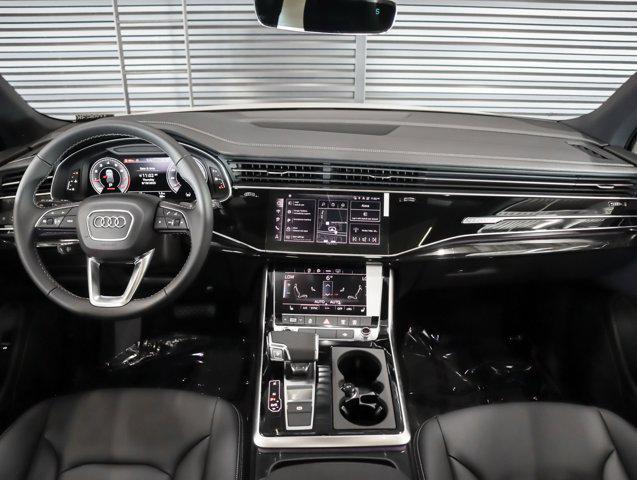 new 2025 Audi Q7 car, priced at $62,675