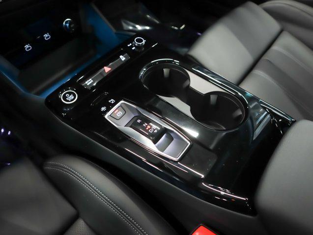 new 2025 Audi Q6 e-tron car, priced at $75,175