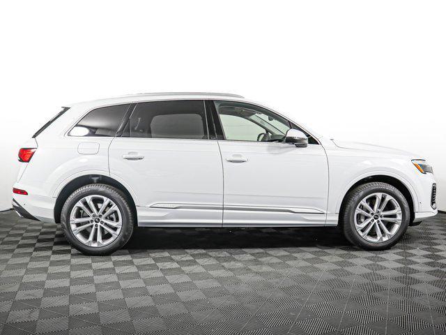 new 2025 Audi Q7 car, priced at $70,020