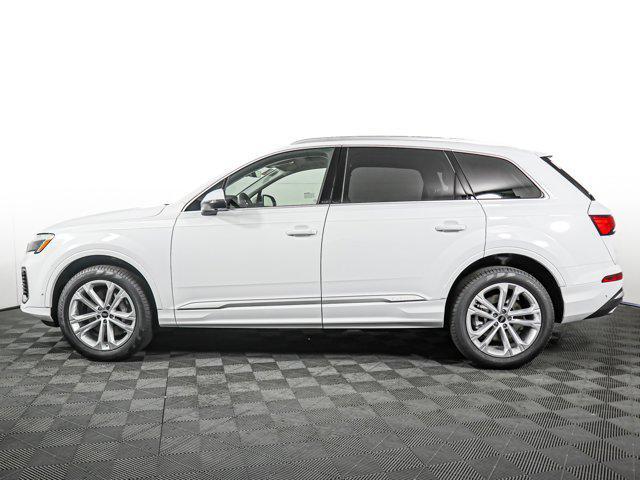 new 2025 Audi Q7 car, priced at $70,020