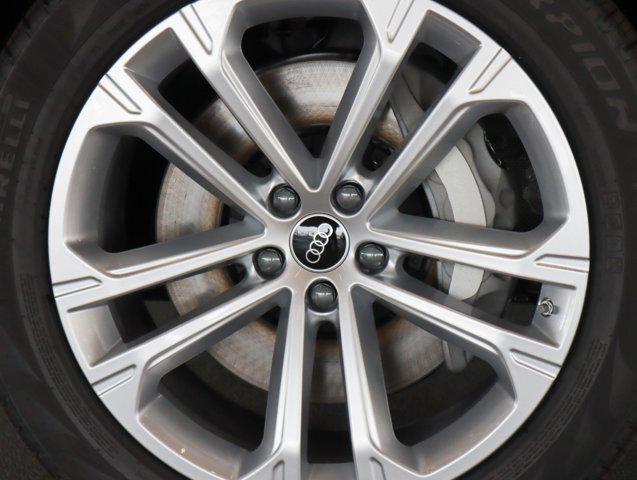 new 2025 Audi Q7 car, priced at $80,520