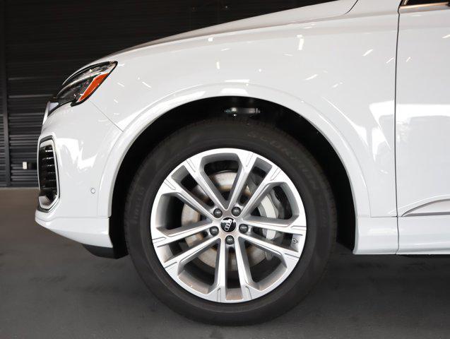new 2025 Audi Q7 car, priced at $80,520