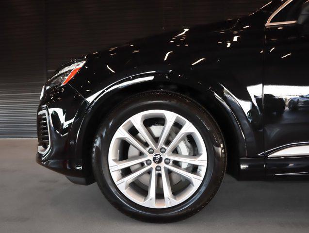 new 2025 Audi Q7 car, priced at $74,090