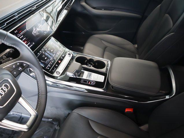 new 2025 Audi Q7 car, priced at $76,260