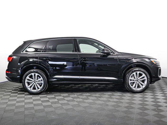 new 2025 Audi Q7 car, priced at $72,270