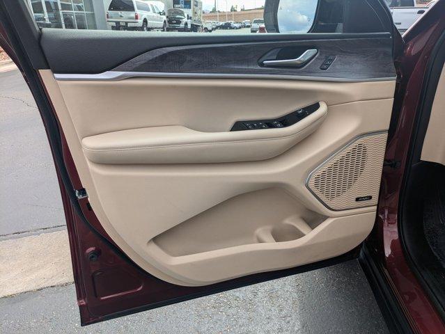 used 2022 Jeep Grand Cherokee car, priced at $31,398