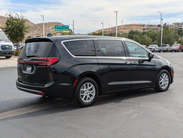 used 2023 Chrysler Pacifica car, priced at $27,412