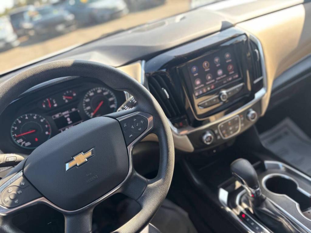 used 2022 Chevrolet Traverse car, priced at $26,999