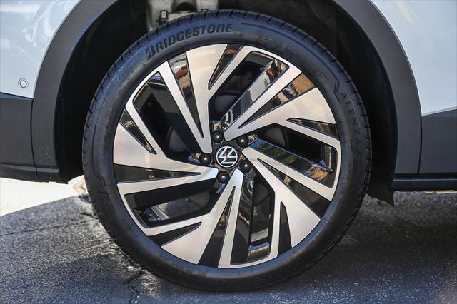 new 2025 Volkswagen ID.4 car, priced at $53,537