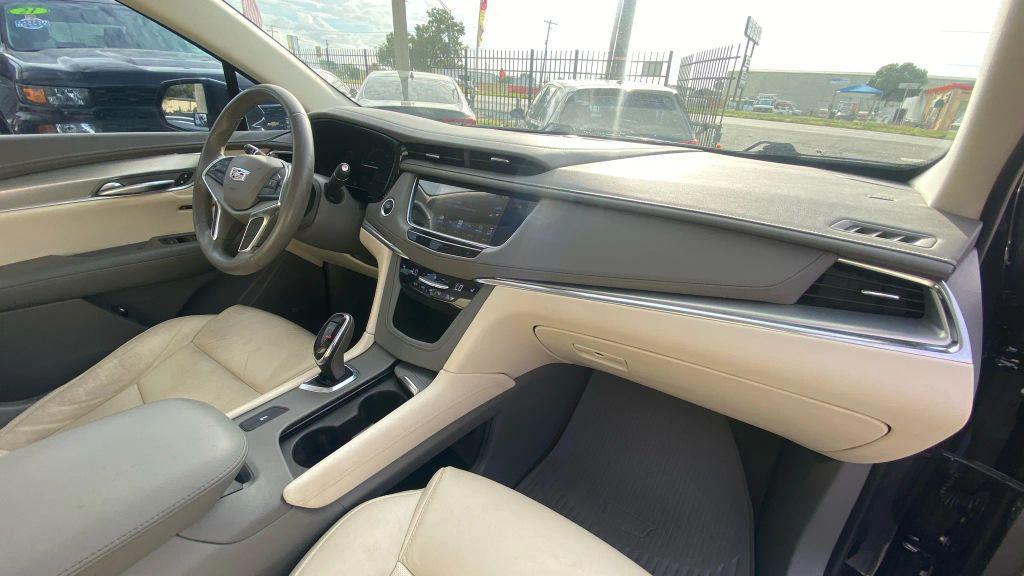 used 2018 Cadillac XT5 car, priced at $15,999