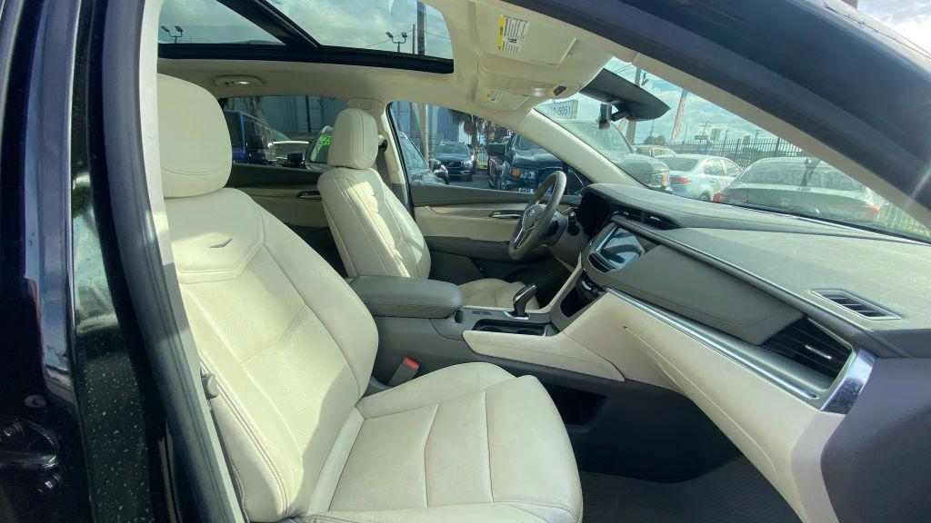 used 2018 Cadillac XT5 car, priced at $15,999