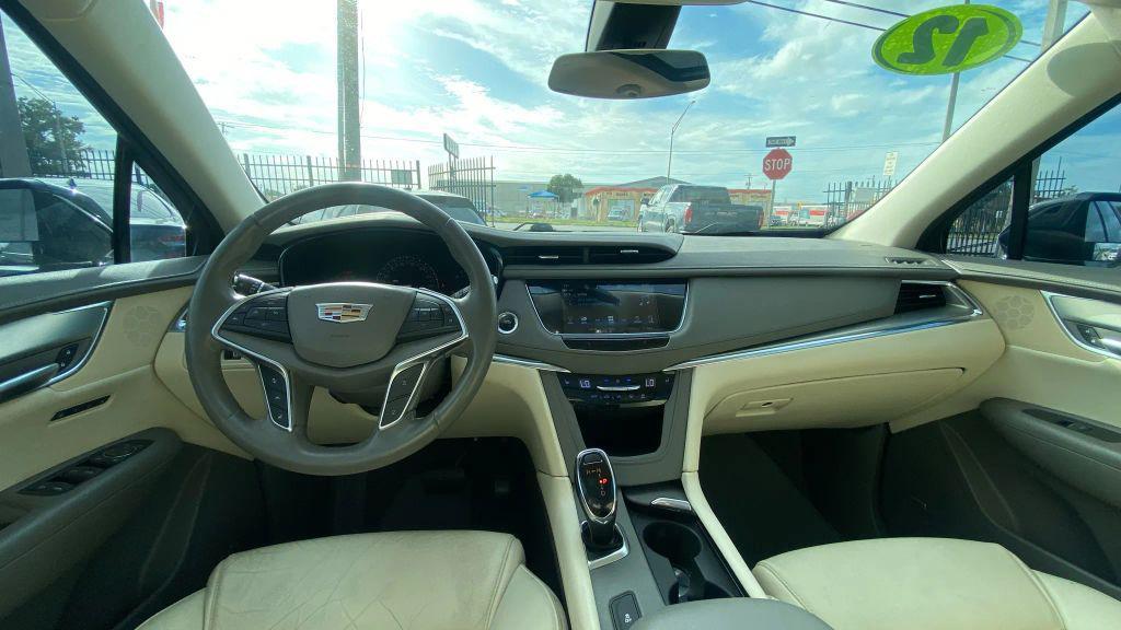 used 2018 Cadillac XT5 car, priced at $15,999