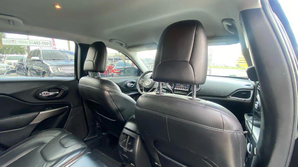 used 2019 Jeep Cherokee car, priced at $10,999