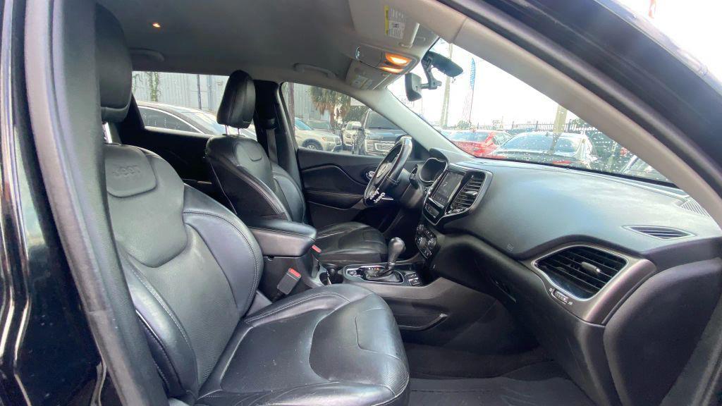 used 2019 Jeep Cherokee car, priced at $10,999