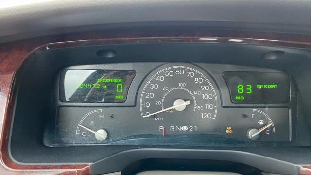 used 2005 Lincoln Town Car car, priced at $4,999