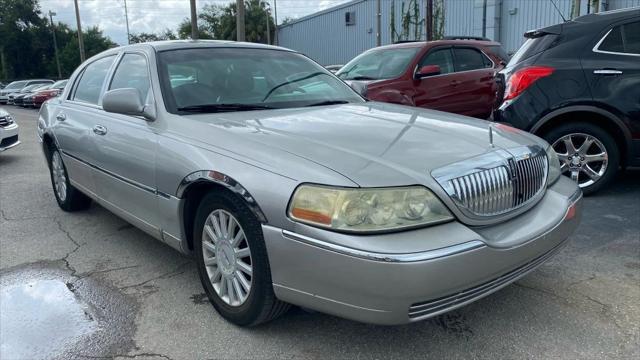 used 2005 Lincoln Town Car car, priced at $4,999
