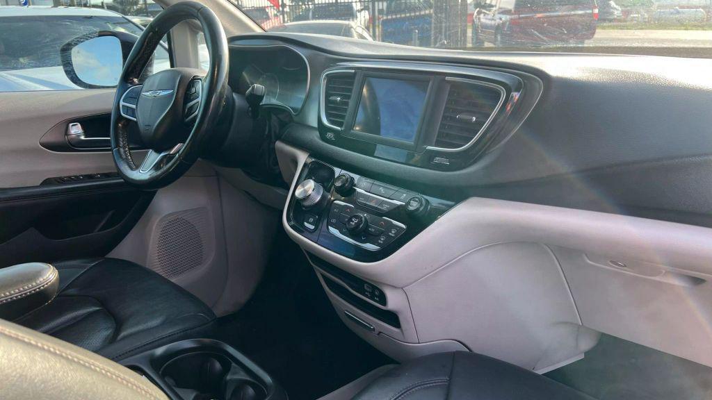 used 2020 Chrysler Pacifica car, priced at $11,499