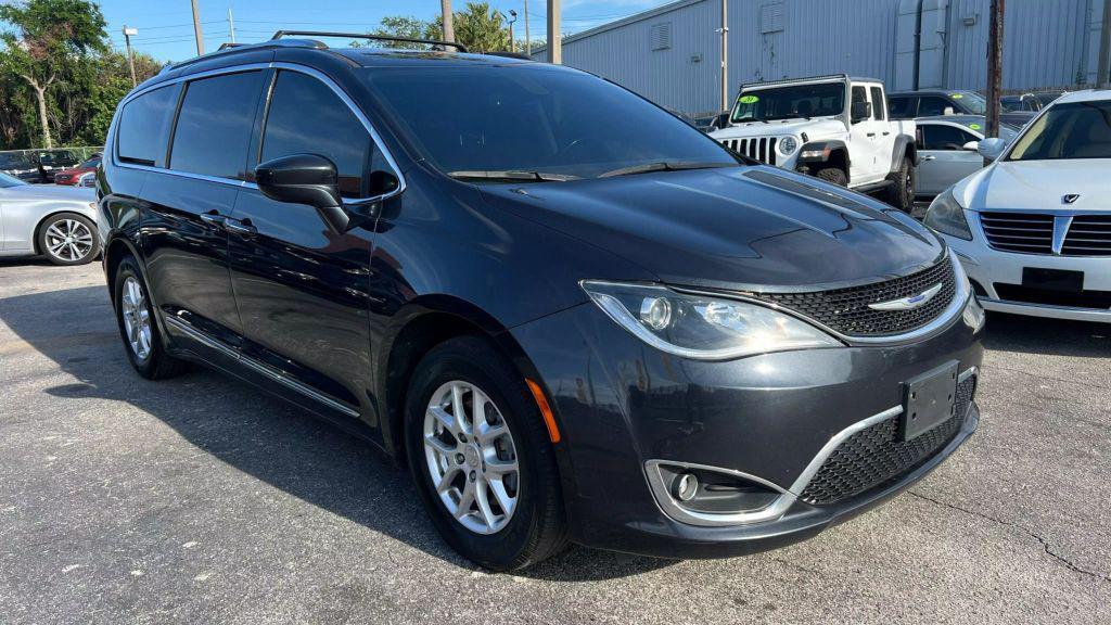 used 2020 Chrysler Pacifica car, priced at $11,499