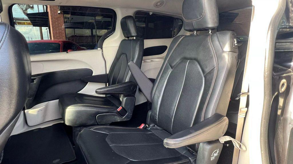 used 2020 Chrysler Pacifica car, priced at $11,499