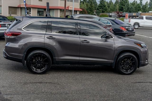 used 2019 Toyota Highlander car, priced at $30,977