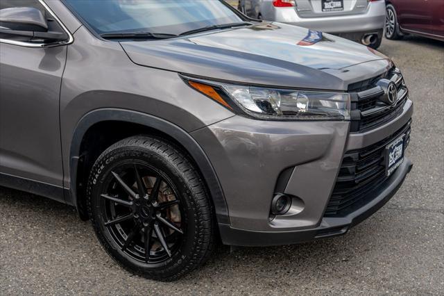 used 2019 Toyota Highlander car, priced at $30,977
