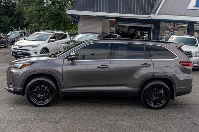 used 2019 Toyota Highlander car, priced at $30,977