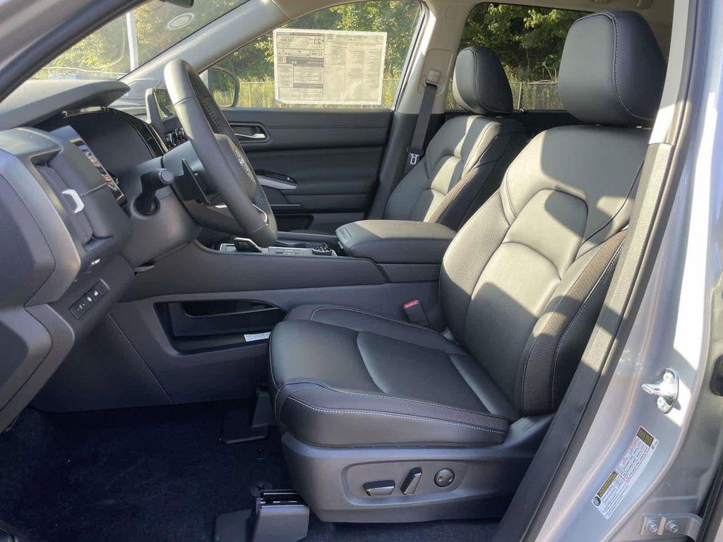 new 2025 Nissan Pathfinder car, priced at $46,970