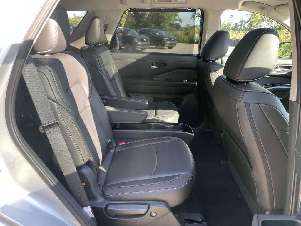 new 2025 Nissan Pathfinder car, priced at $46,970