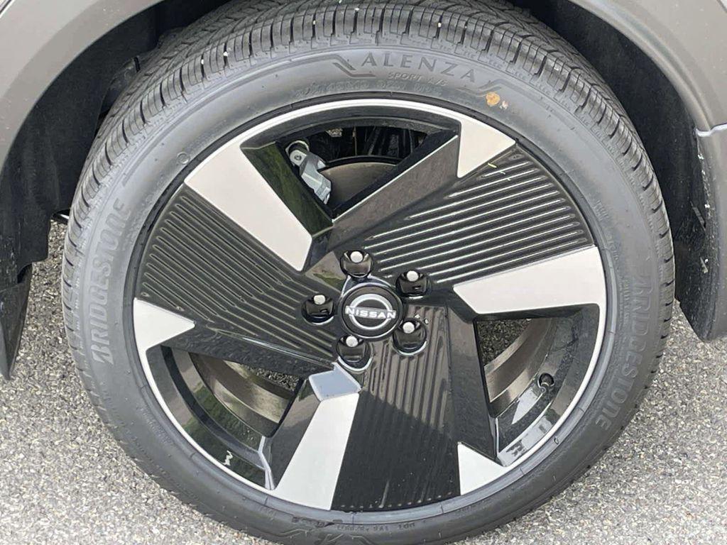 new 2025 Nissan Kicks car, priced at $30,157