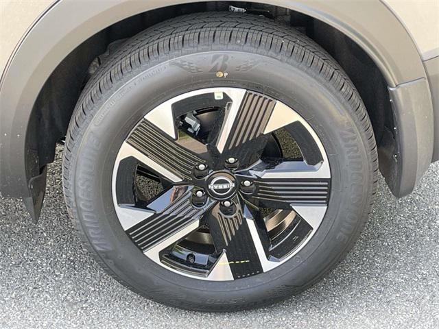 new 2025 Nissan Kicks car, priced at $27,683
