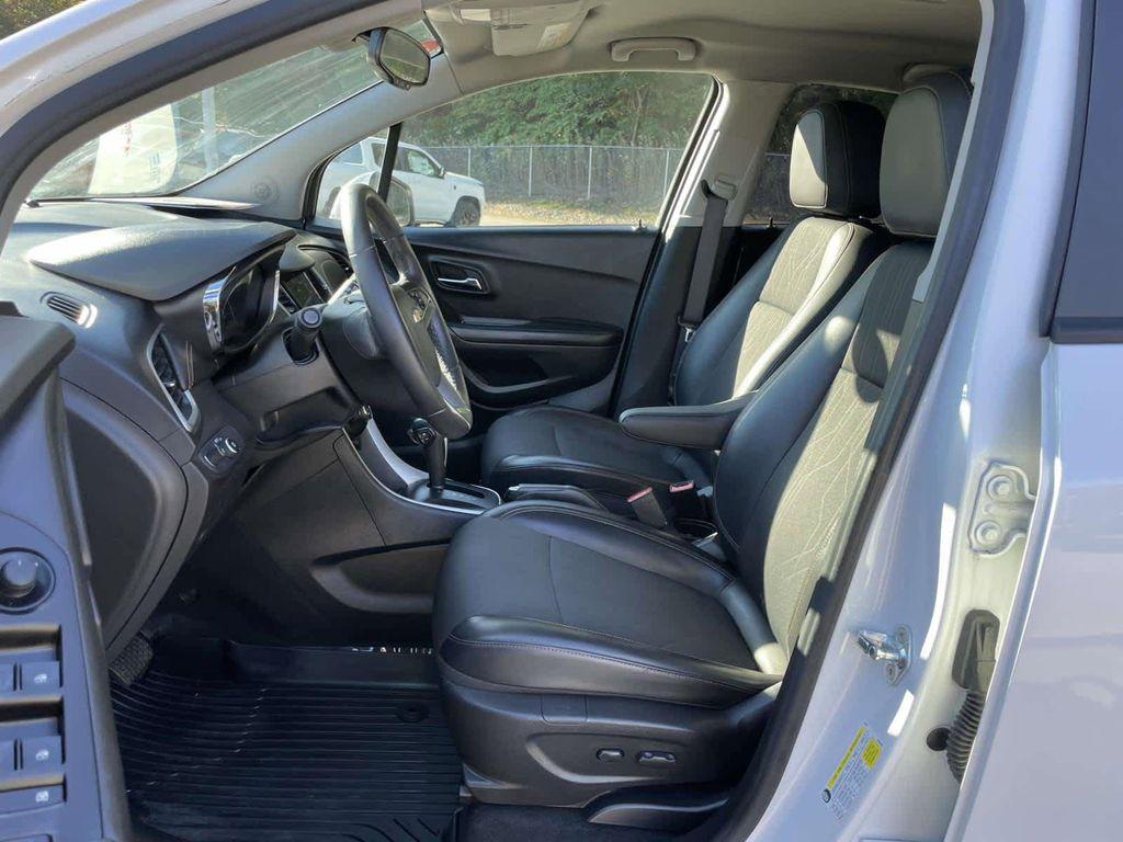 used 2022 Chevrolet Trax car, priced at $18,894