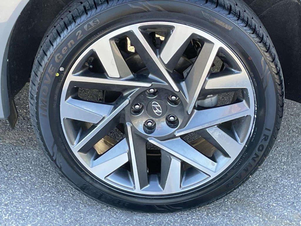 used 2023 Hyundai Santa Fe car, priced at $29,500