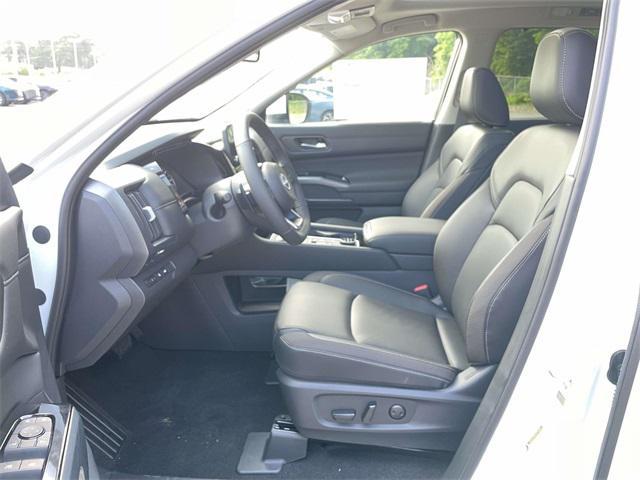 new 2025 Nissan Pathfinder car, priced at $46,384