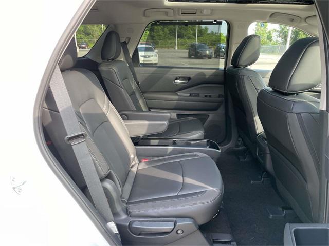 new 2025 Nissan Pathfinder car, priced at $46,384
