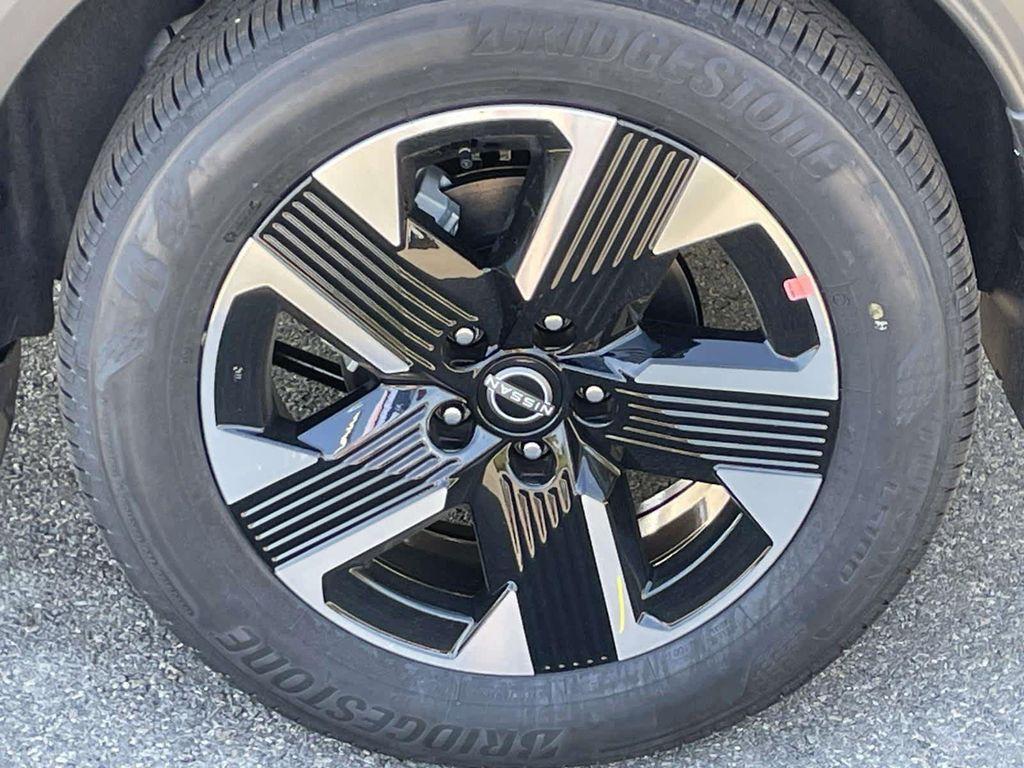 new 2025 Nissan Kicks car, priced at $29,405