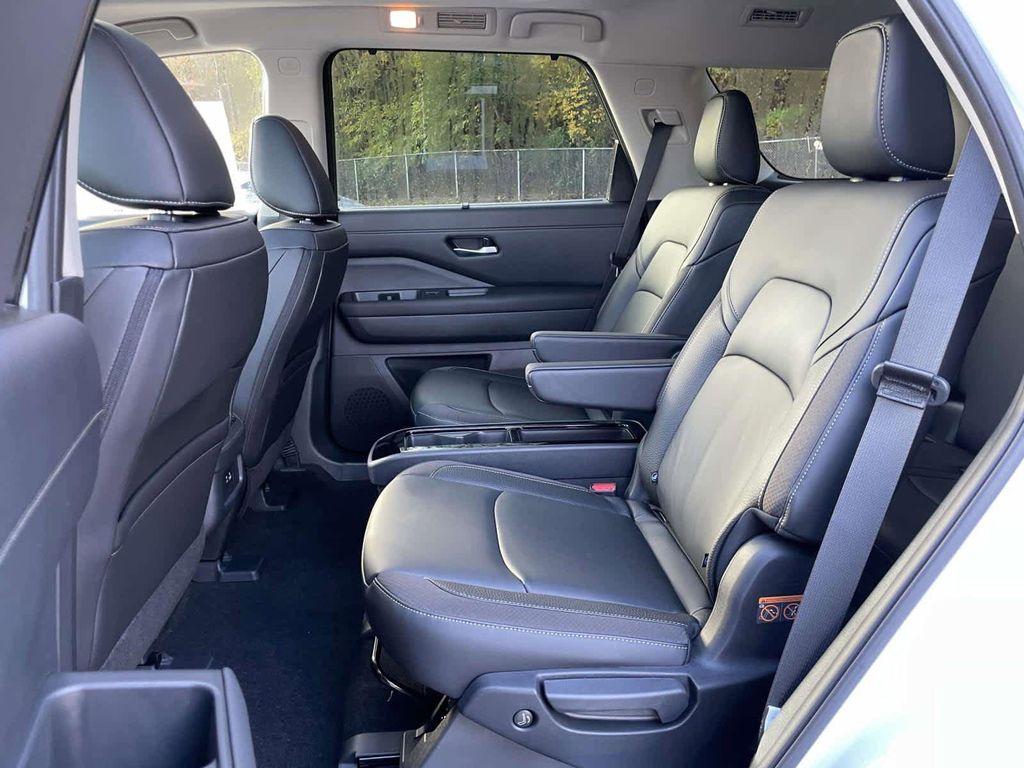 new 2025 Nissan Pathfinder car, priced at $42,280