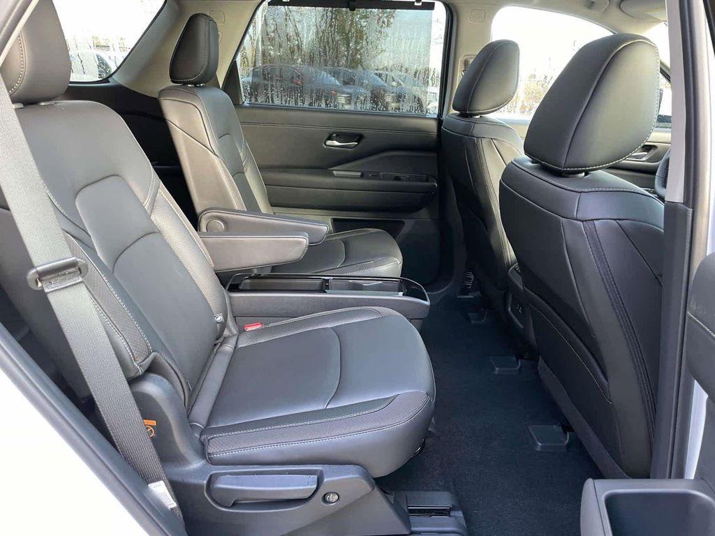new 2025 Nissan Pathfinder car, priced at $42,280