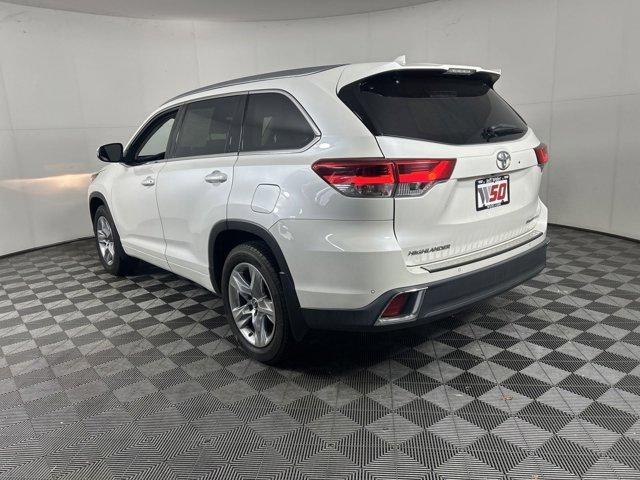 used 2018 Toyota Highlander car, priced at $21,880