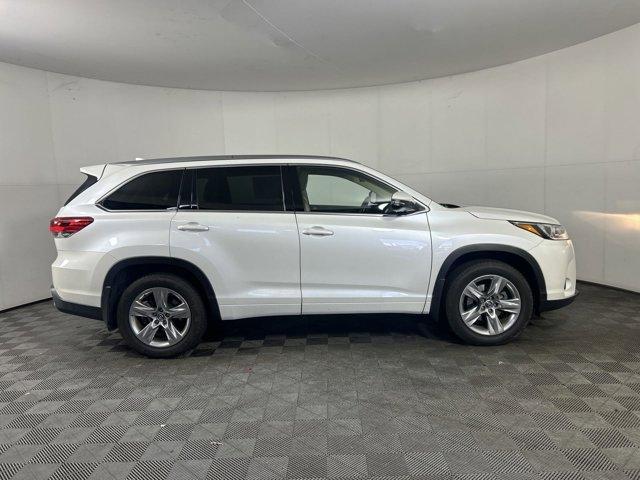 used 2018 Toyota Highlander car, priced at $21,880