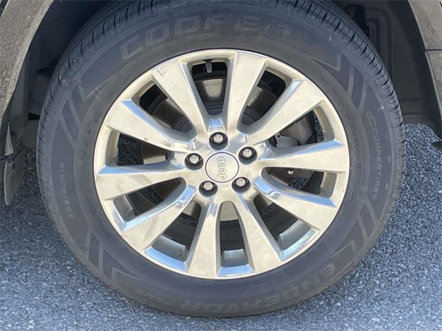 used 2018 Jeep Cherokee car, priced at $15,983