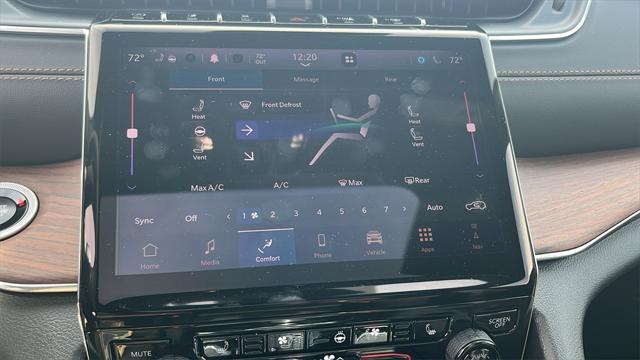 new 2025 Jeep Grand Cherokee L car, priced at $61,617