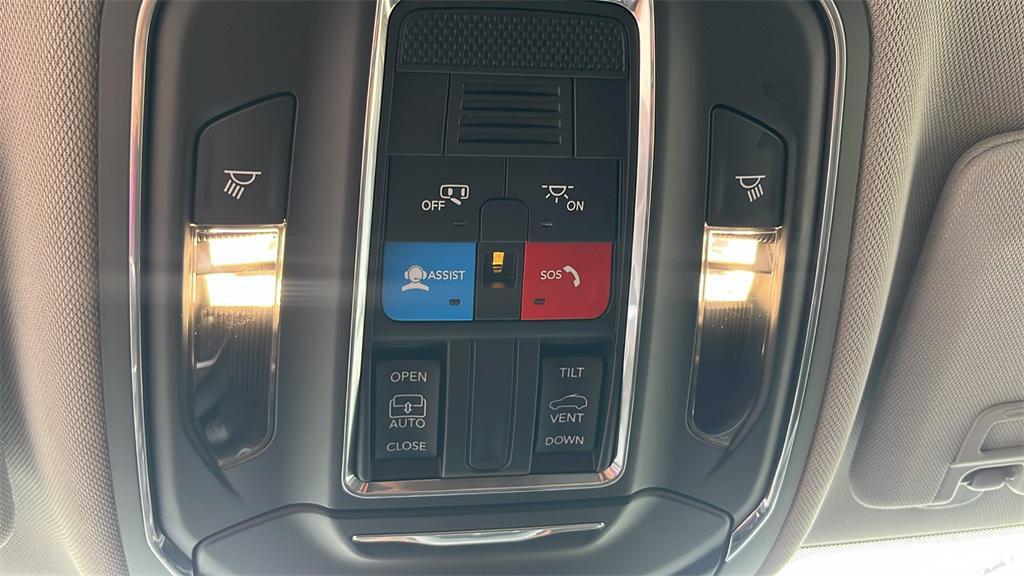 used 2024 Jeep Grand Cherokee car, priced at $34,250