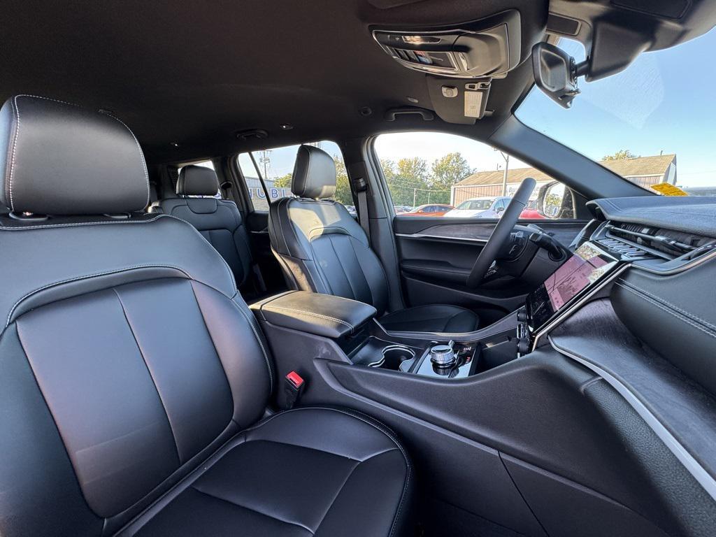 new 2025 Jeep Grand Cherokee L car, priced at $50,717