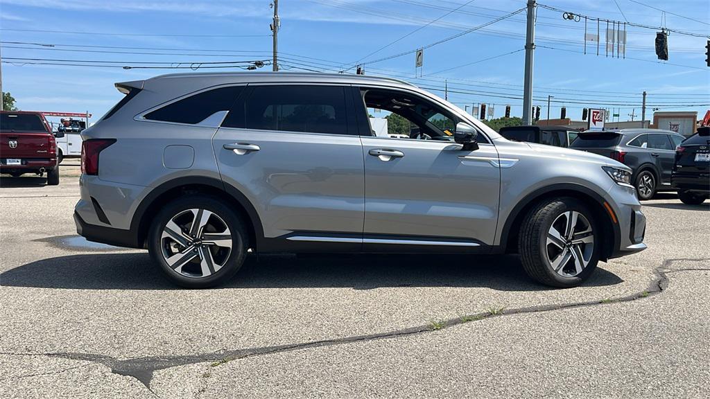 used 2023 Kia Sorento Plug-In Hybrid car, priced at $39,605