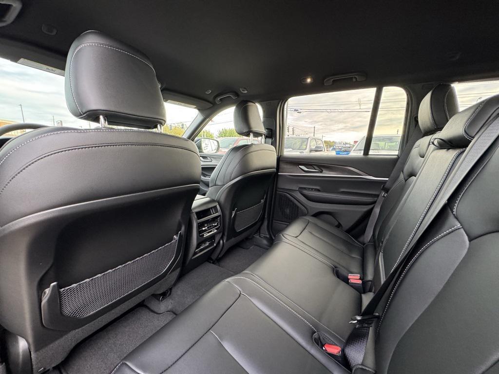 new 2025 Jeep Grand Cherokee car, priced at $46,474