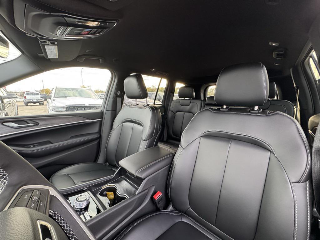 new 2025 Jeep Grand Cherokee car, priced at $46,474